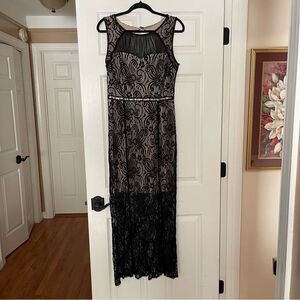Elegant Black Lace Evening Dress